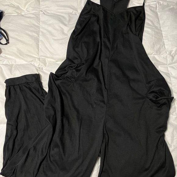 Romper jackpot!!!!! 5 rompers slightly used. Great condition and very flattering - Picture 4 of 5
